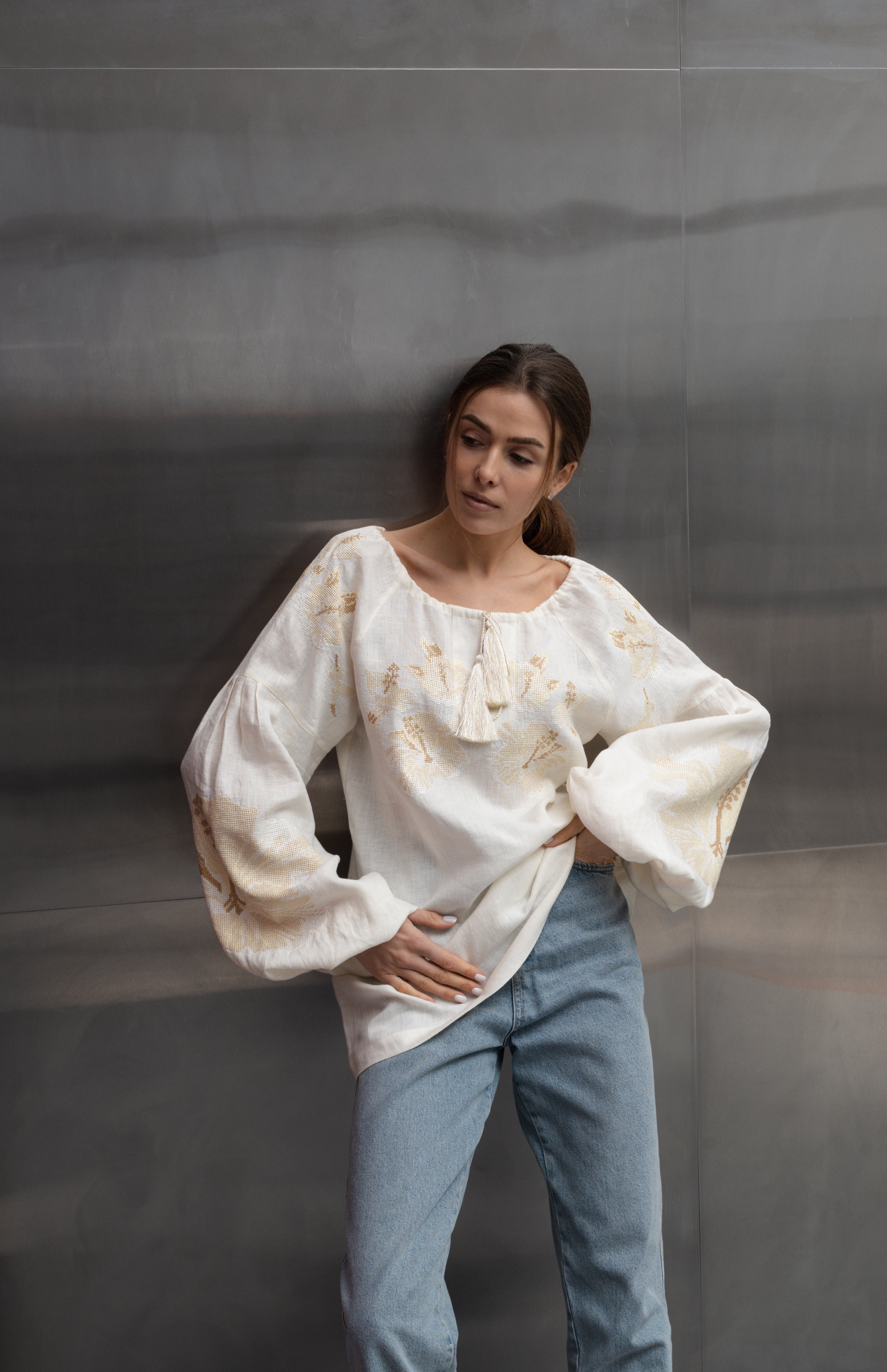 Linen Blouse "Anastasia" with Embroidered Hibiscus Flower