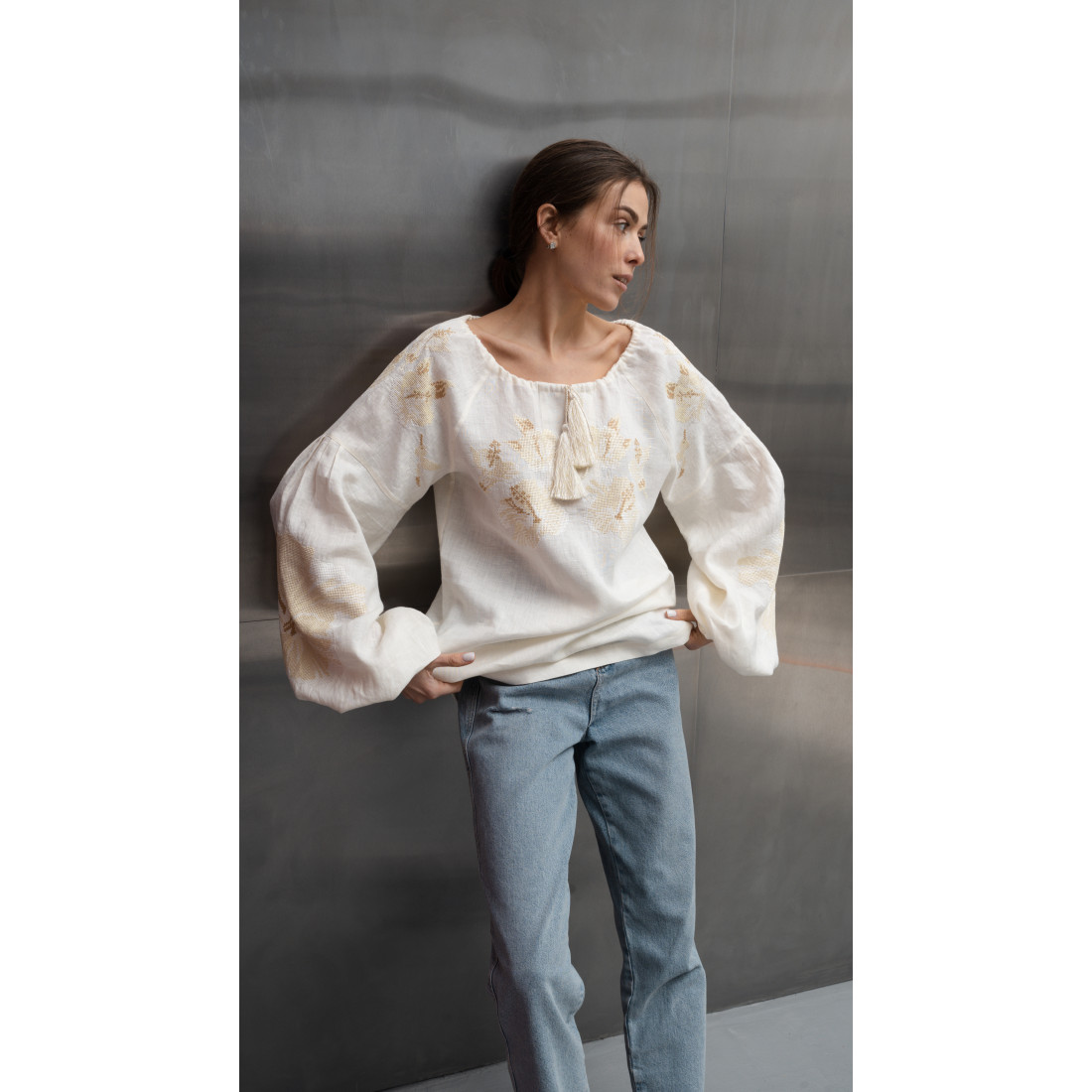 Linen Blouse "Anastasia" with Embroidered Hibiscus Flower